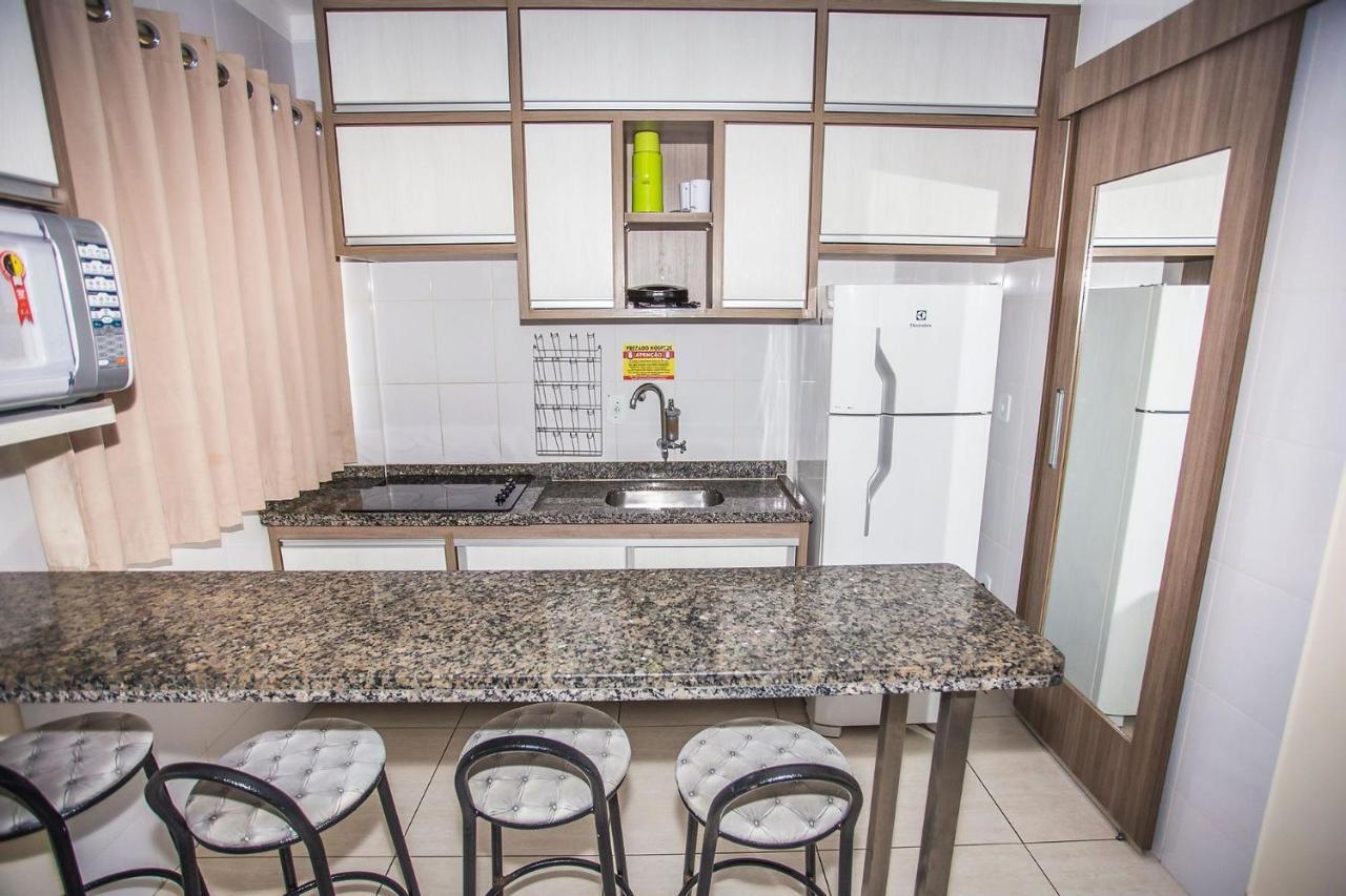 Apto 166 Lacqua diRoma V - Sacada com vista para Piscina de Ondas, roupa de Cama, camareira e garagem Caldas Novas Exterior foto