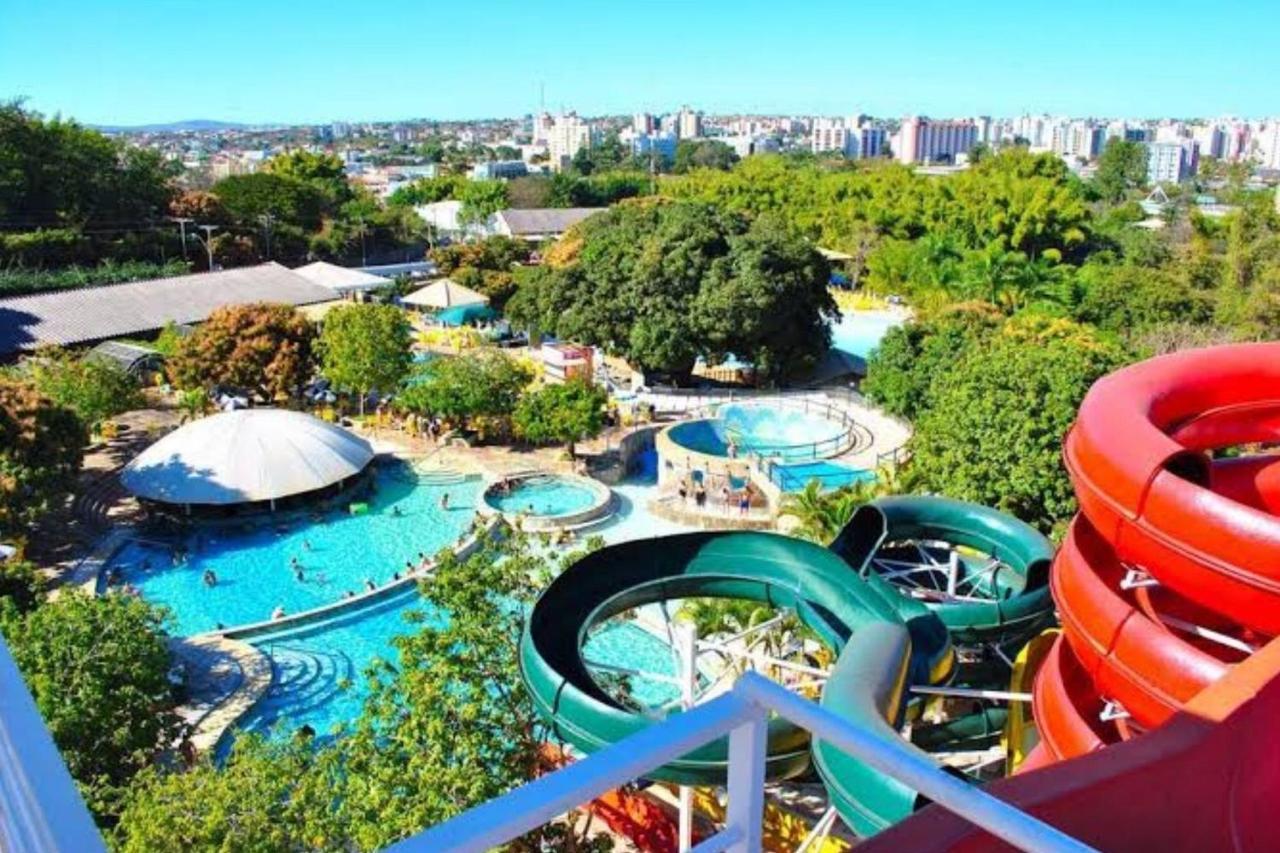 Apto 166 Lacqua diRoma V - Sacada com vista para Piscina de Ondas, roupa de Cama, camareira e garagem Caldas Novas Exterior foto
