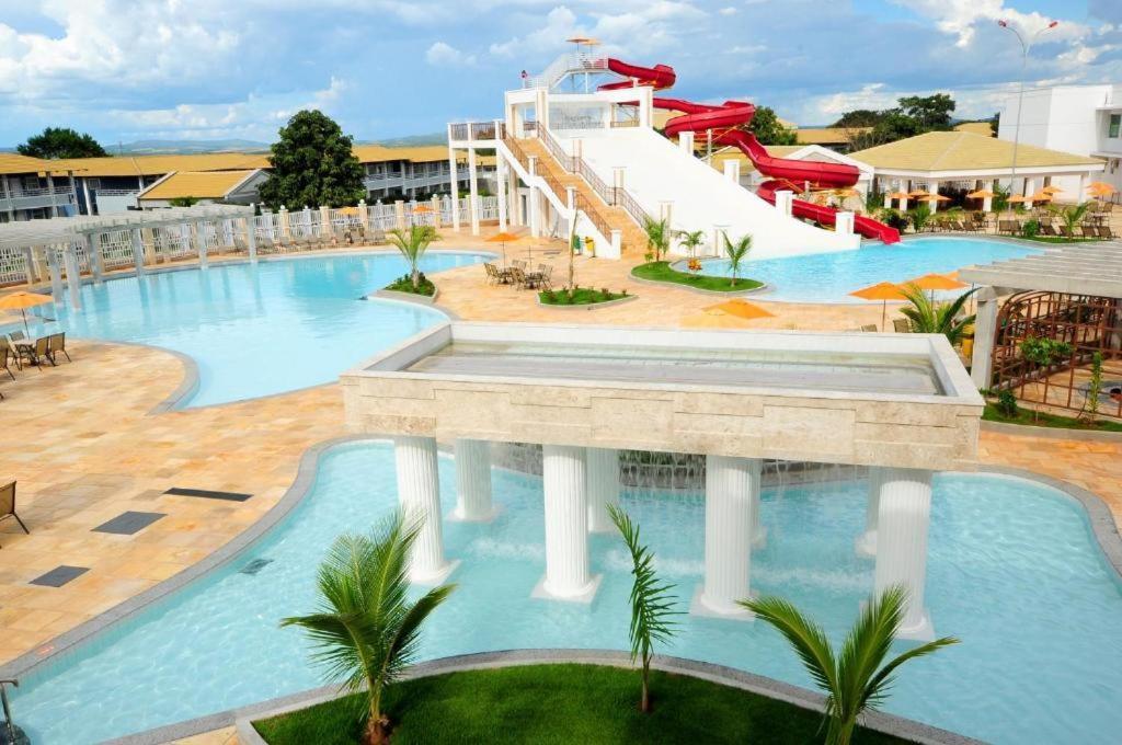 Apto 166 Lacqua diRoma V - Sacada com vista para Piscina de Ondas, roupa de Cama, camareira e garagem Caldas Novas Exterior foto